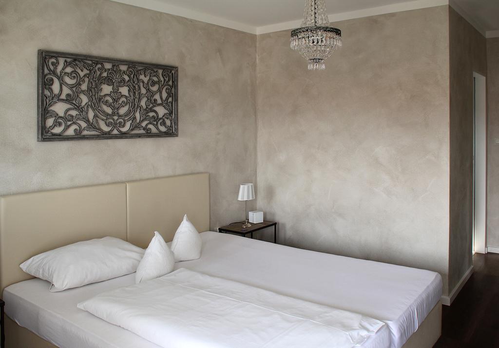 רימסטינג Hotel Zur Sonne מראה חיצוני תמונה