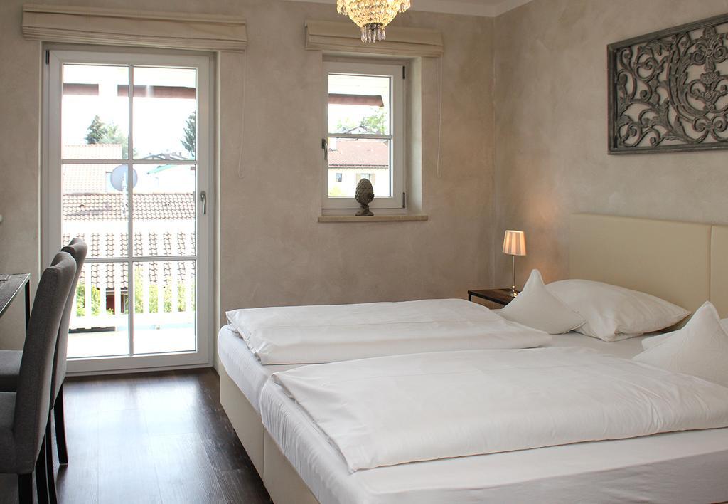 רימסטינג Hotel Zur Sonne מראה חיצוני תמונה